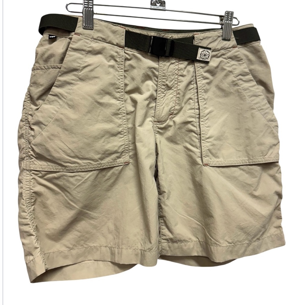 Outdoor Research Women’s Small
Beige Cargo Shorts with Belt